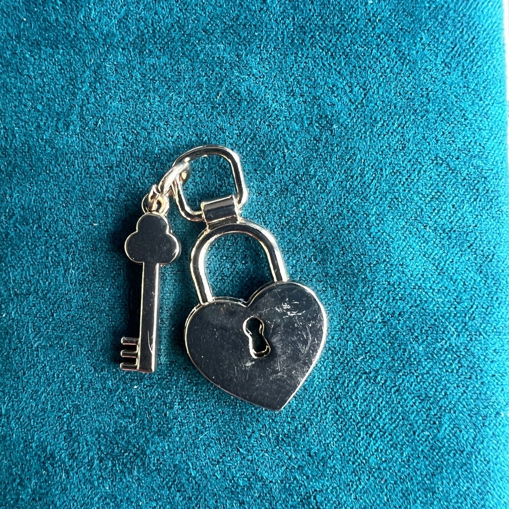 Gold tone CC lock and key zipper pull replacement/charm - Picture 2 of 4